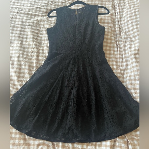 Banana Republic Factory Elegant Black Lace Dress Size 8 - Picture 2 of 3